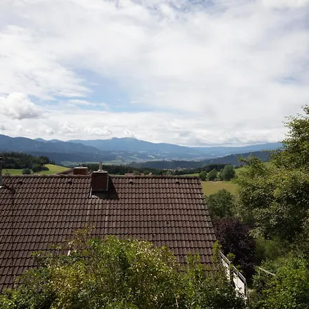 In Den Bergen Semesterbostad *